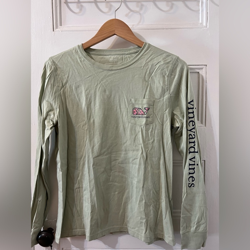 Vineyard vines size Medium floral long sleeve